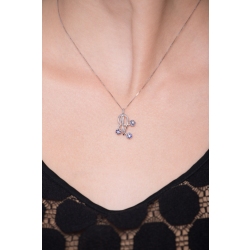 18k white gold fancy pendant with blue sapphires 2