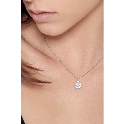 Round pendant in 18k white gold with diamonds