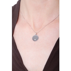 18k white gold circle slab with diamond 2