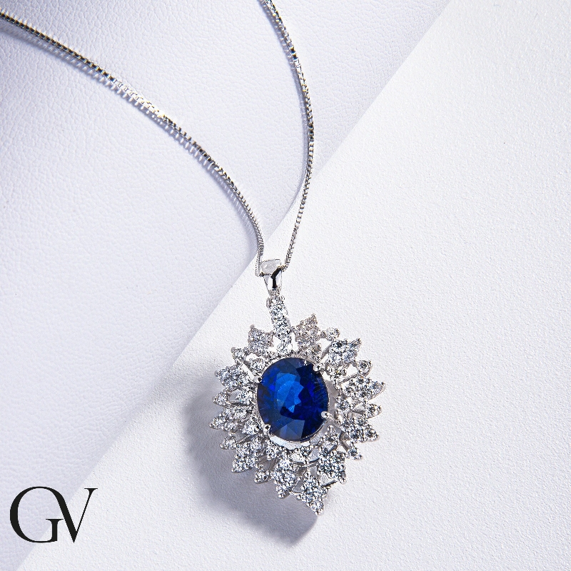 Necklace with pendant, sapphire and diamonds