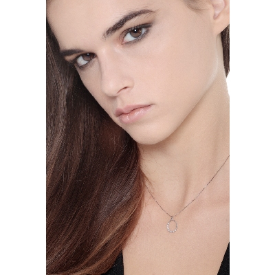 White gold 18k fancy pendant with diamonds