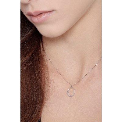 White gold 18k fancy pendant with diamonds