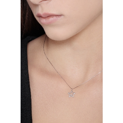 White gold 18k pendant star shaped with one diamond