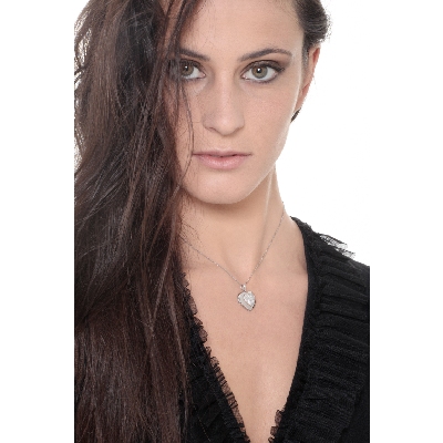 Rounded heart pendant with diamonds pavè