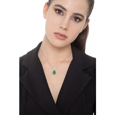 18k white gold drop shaped pendant with emeralds and diamonds