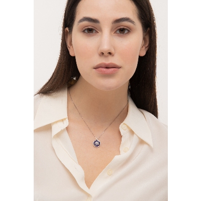 18k white gold necklace with pendant in blue sapphires and diamonds 