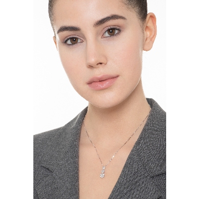 Fancy trilogy necklace with diamonds flower