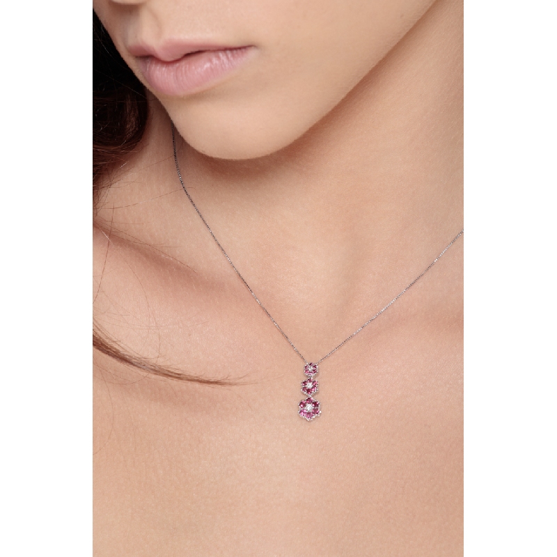 Ruby and diamond flowers pendant in 18k white gold