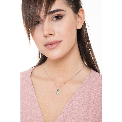 White gold 18k necklace with flower shaped trilogy pendant with diamonds and emeralds 