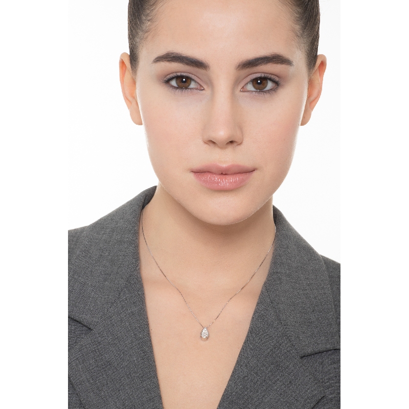 White gold 18k necklace with drop shaped pendant with diamonds