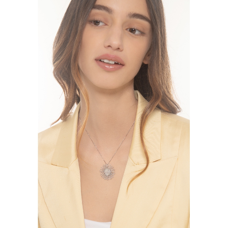 18k white gold necklace with diamonds