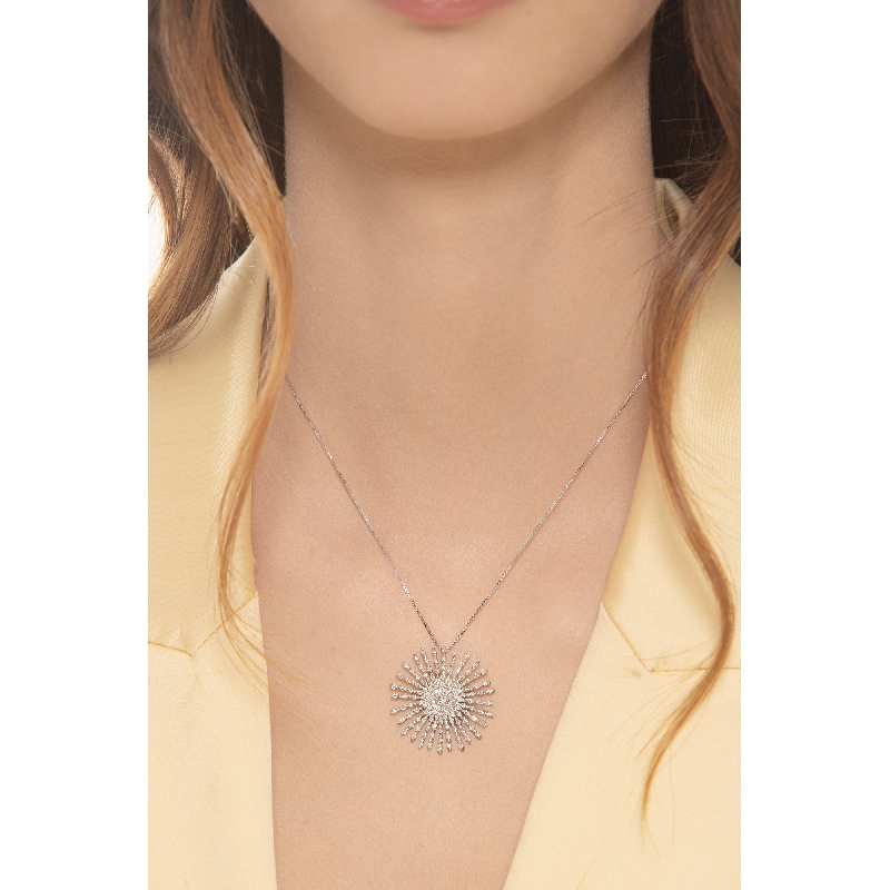 18k white gold necklace with diamonds