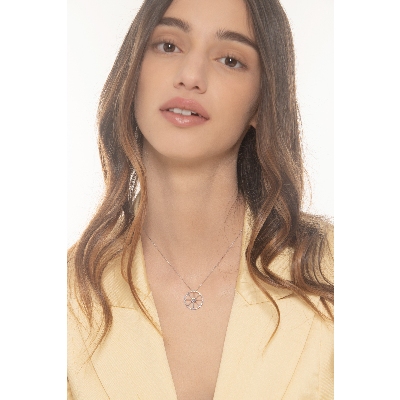 18k white gold necklace with wheel pendant and diamonds, diameter 19.4 mm