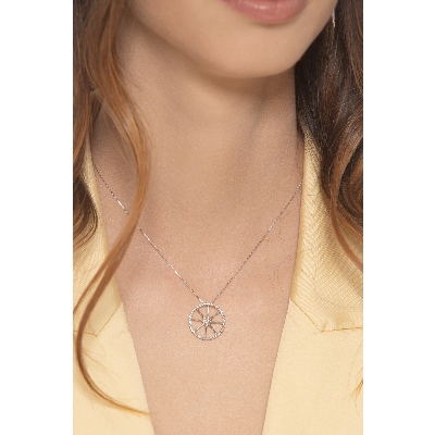 18k white gold necklace with wheel pendant and diamonds, diameter 19.4 mm