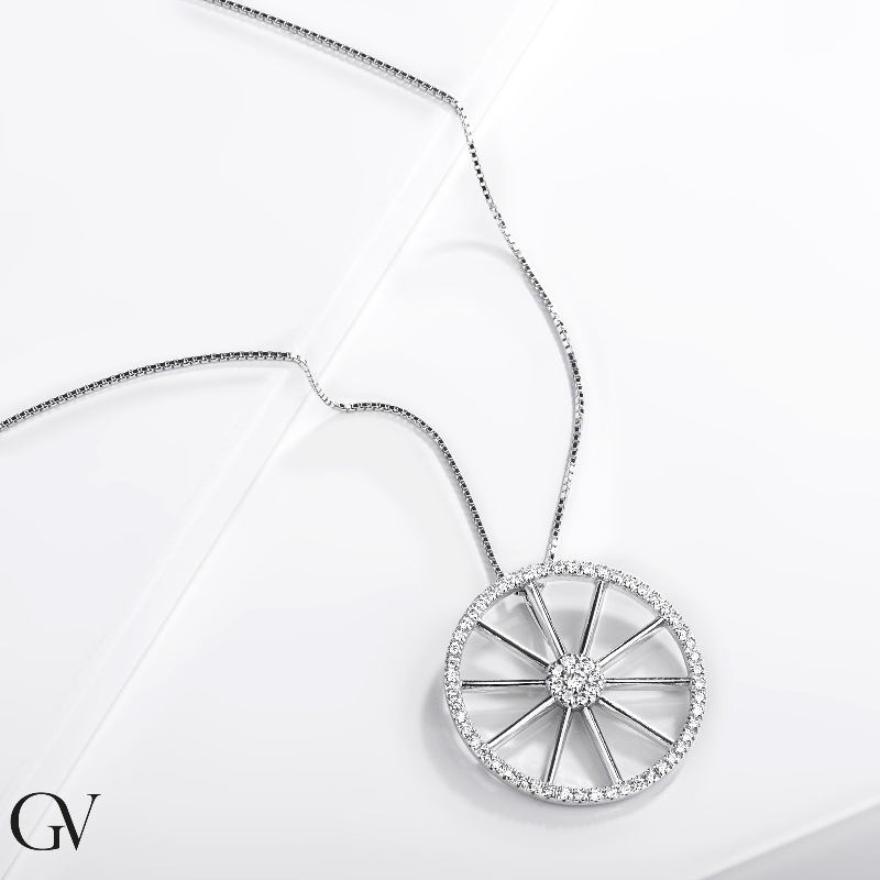 Necklace in white gold 18k with diamonds, diameter 23.3 mm 