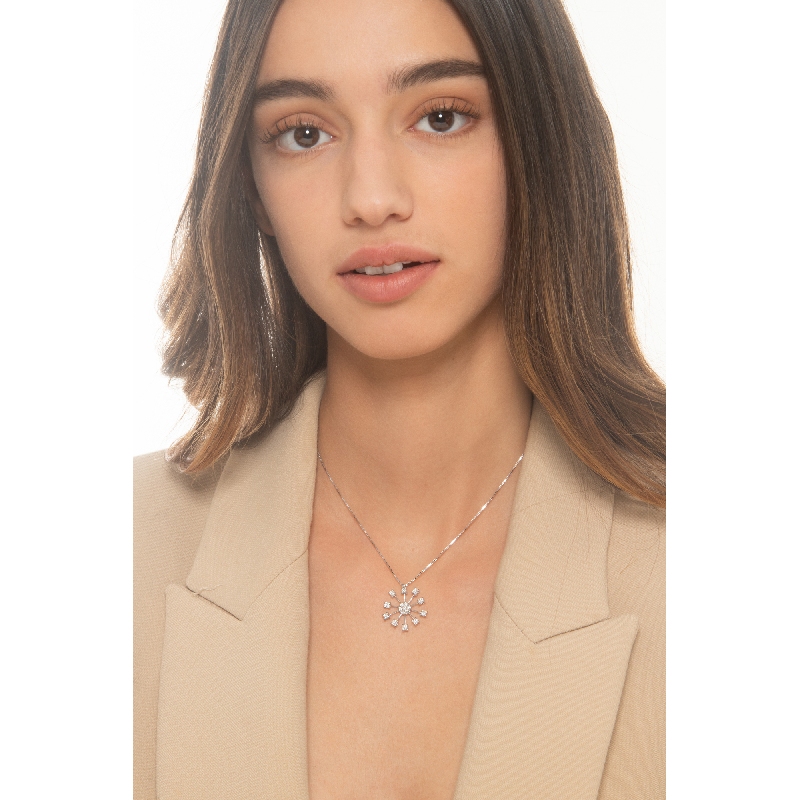 Necklace in white gold 18k with firework pendant and diamonds, diameter of about 21 mm