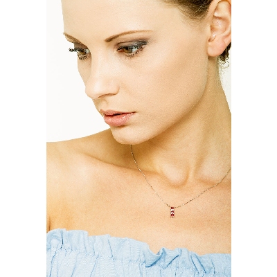 Necklace in 18k white gold with ruby trilogy 
