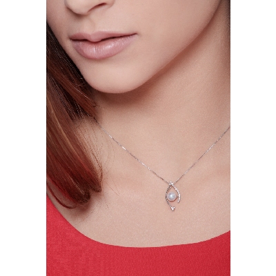 Necklace in 18k white gold with eye shaped pendant with pearl and diamonds 