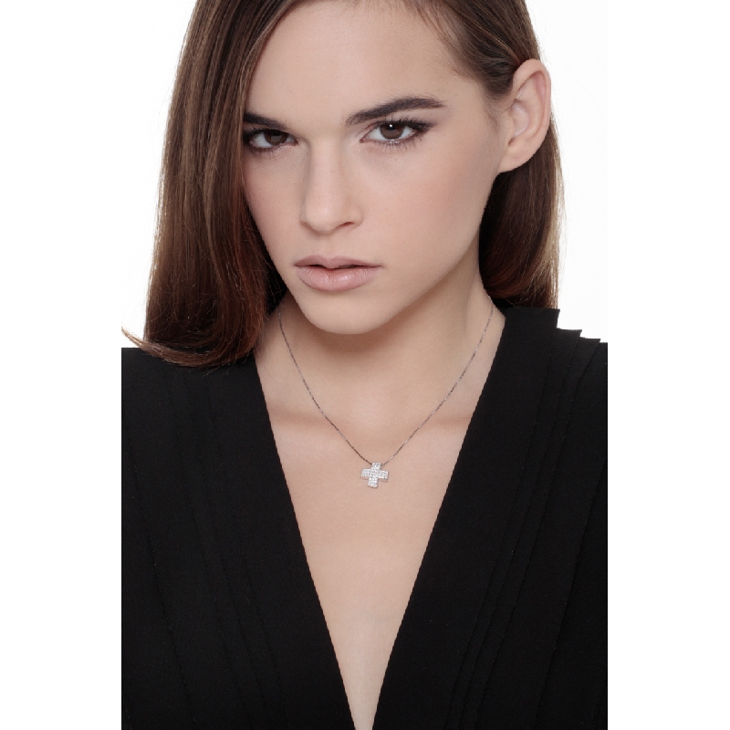 Cross pendant with diamond pavè in 18k white gold
