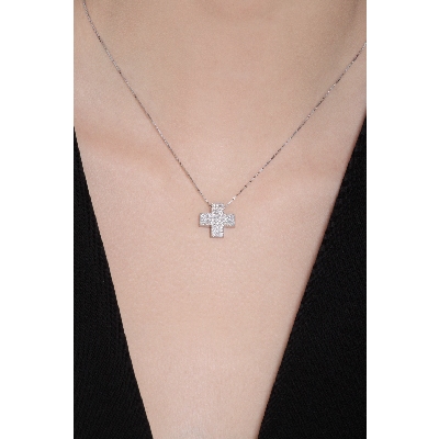 Cross pendant with diamond pavè in 18k white gold