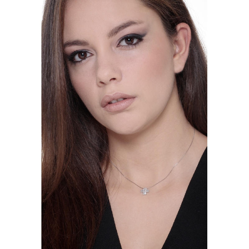 Collana  in oro bianco 18k con croce in pavé di diamanti, cm 1