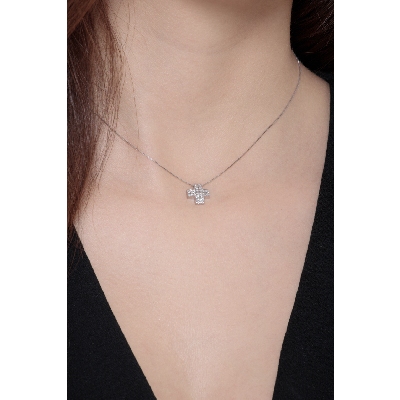 Collana  in oro bianco 18k con croce in pavé di diamanti, cm 1