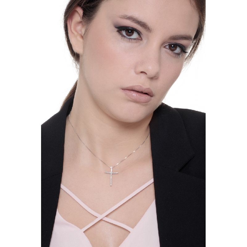 18k white gold cross pendant with diamonds 
