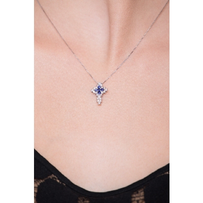 Fancy pendant with 4 sapphires and diamonds