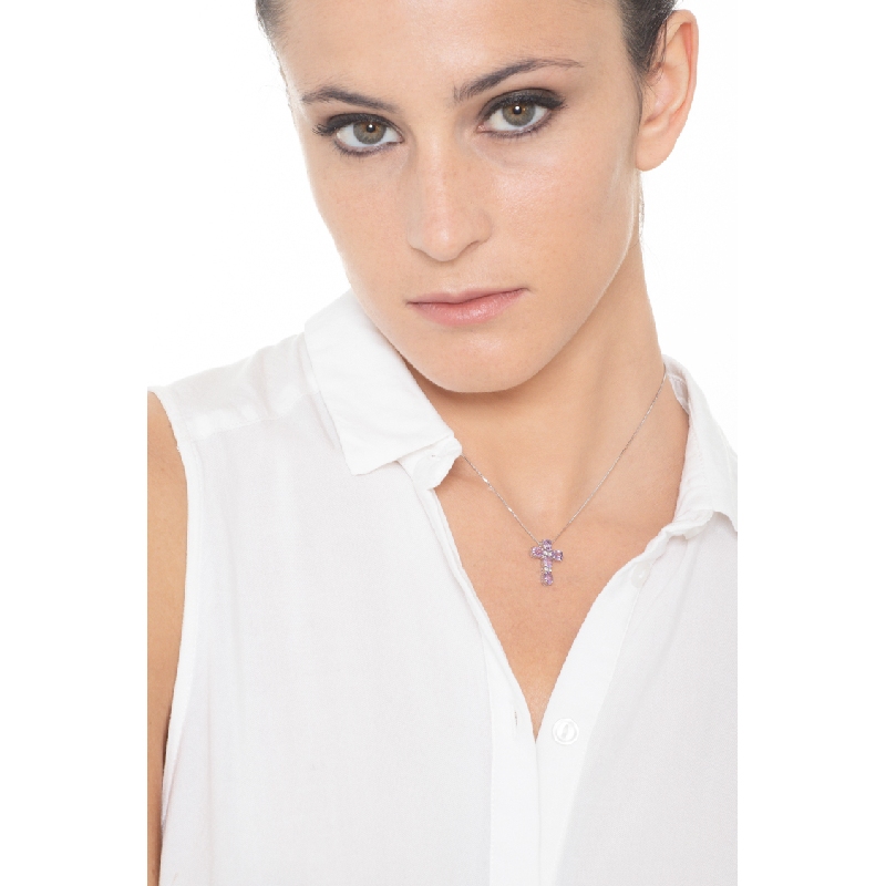Collana in oro bianco 18k con croce di ametiste e diamanti