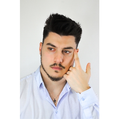 Necklace in white gold 18k with cross pendand with black diamonds