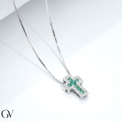 Necklace with cross pendant with emeralds and diamonds