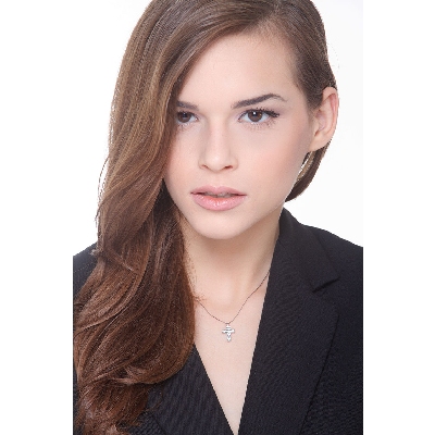 Cross pendant with 6 round cut diamonds