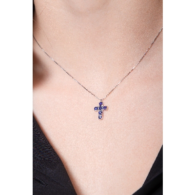 Cross pendant with 6 blue sapphires