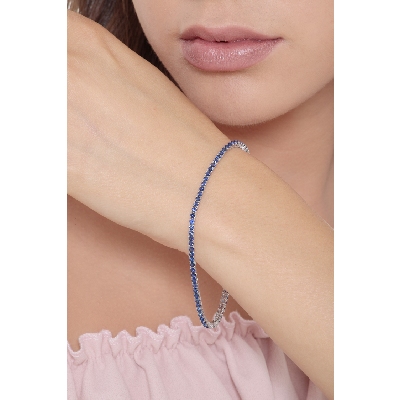 Wire style tennis bracelet with sapphires
