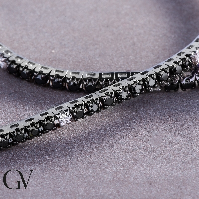 18k white gold tennis bracelet with black and white round cut diamonds