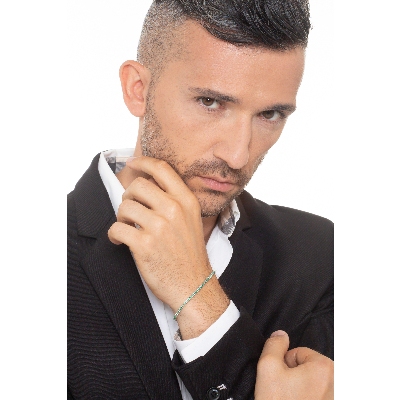 Tennis bracelet with emeralds 