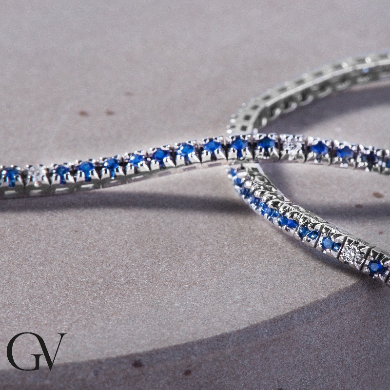 Tennis bracelet with diamonds and sapphires