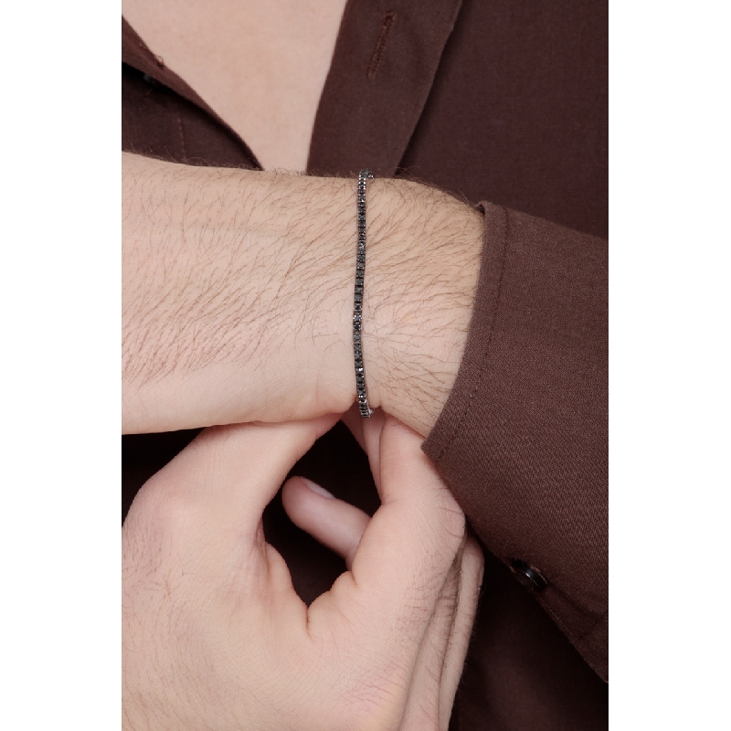 18k white gold tennis bracelet with black diamonds