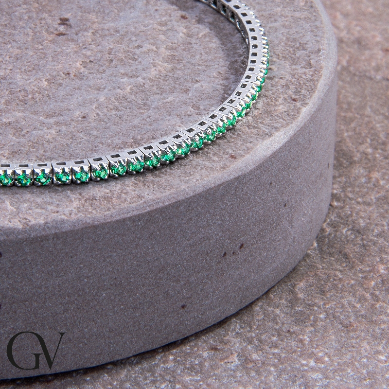 18k white gold Tennis bracelet with emeralds