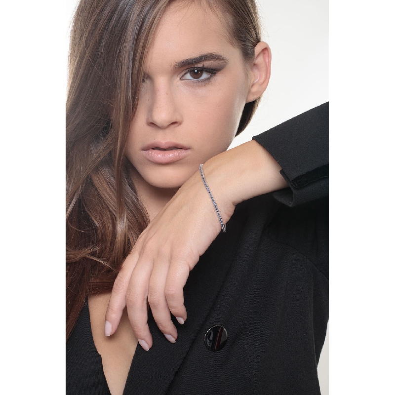 Tennis bracelet in white gold 18k with blue sapphires 