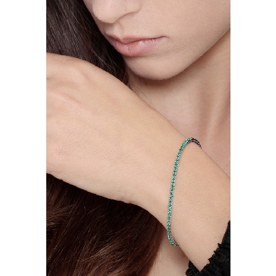 Square daw 18k white gold tennis bracelet with emeralds