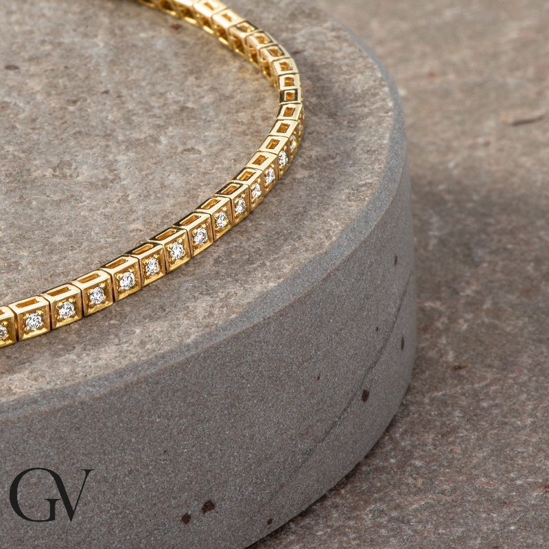 Stylish tennis bracelet with diamonds,18k yellow gold