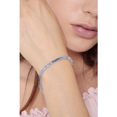 Bracciale Tennis in oro bianco 18k con Zaffiri blu sfumati taglio princess.
