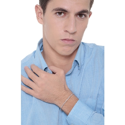 Tennis bracelet with diamonds