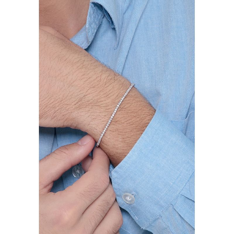 Tennis bracelet with diamonds