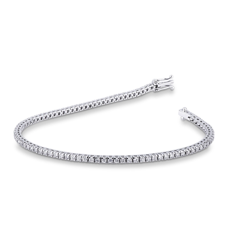 Tennis bracelet with diamonds