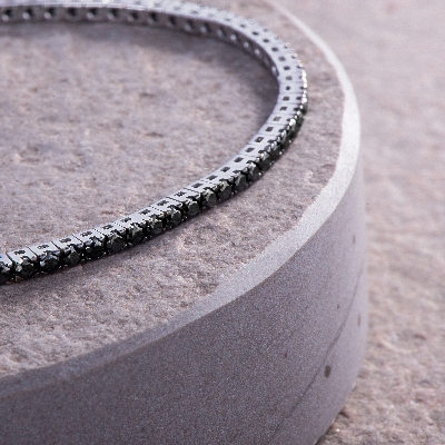 Bracciale Tennis maglia quadra in oro Bianco 18k con diamanti neri e punte brunite