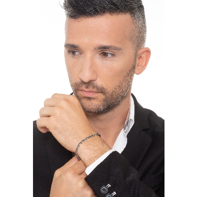 Pyramid links tennis bracelet with black diamonds