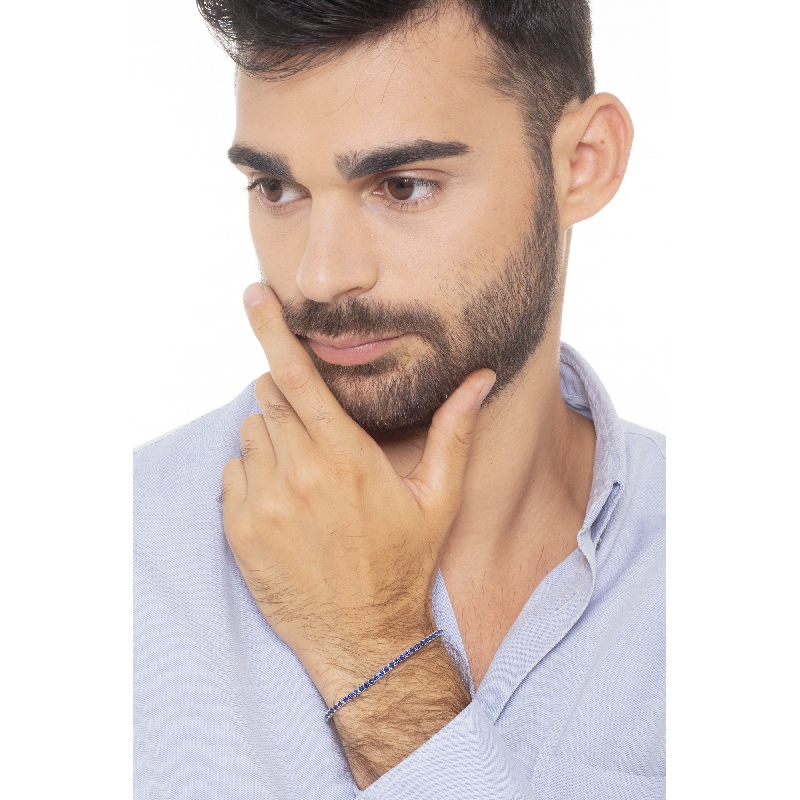 Tennis bracelet in white gold with blue sapphires about 2,75 wide