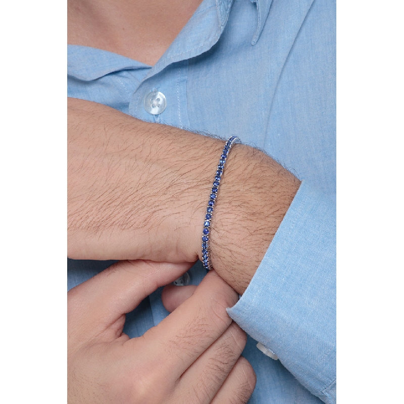 18k white gold tennis bracelet with blue sapphires